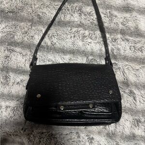 Nunoo Black Leather Textured Bag